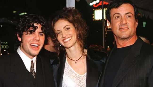 Stage Stallone wife